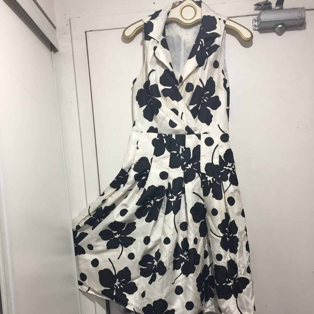 DRESSBARN SLEEVELESS FLORAL PRINT DRESSES SIZE 10 - Picture 3 of 12
